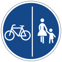 Separate cycling and walking path